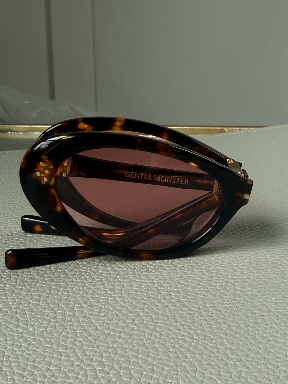 GENTLE MONSTER Tortoiseshell Frame Sunglasses with Brown Lenses